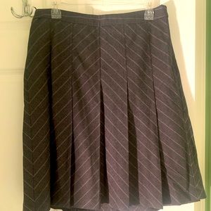Grey pleaded skirt